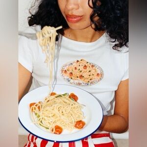 Lisa Says Gah Alex Tee Pasta Bowl Print